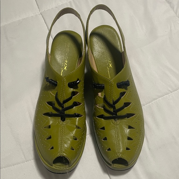 Re-Mix Vintage Shoe Company Greta Avocado Green Wedge Wedged Retro Shoe Size 9 - Picture 4 of 16